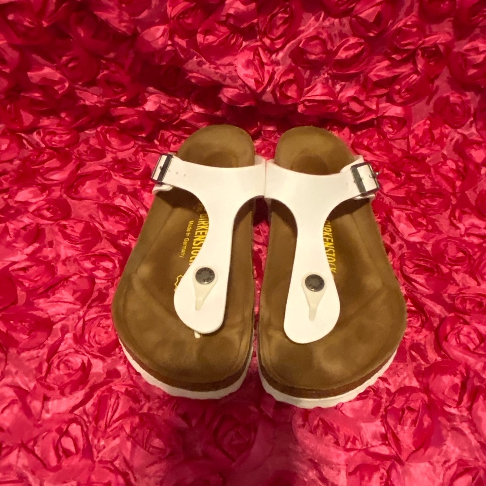 Birkenstock Gizeh Sandals in Birko-Flor - Picture 4 of 8